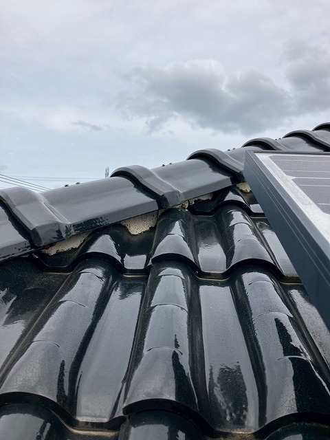 瓦屋根の漆喰の劣化・ヒビ